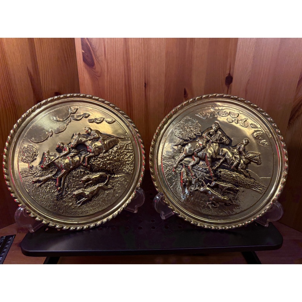 Vintage English Brass Fox Hunting Wall Plaques 8" Set of 2 Made in England - Picture 1 of 8